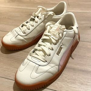 PUMA Women's Cream and Pink Sneakers